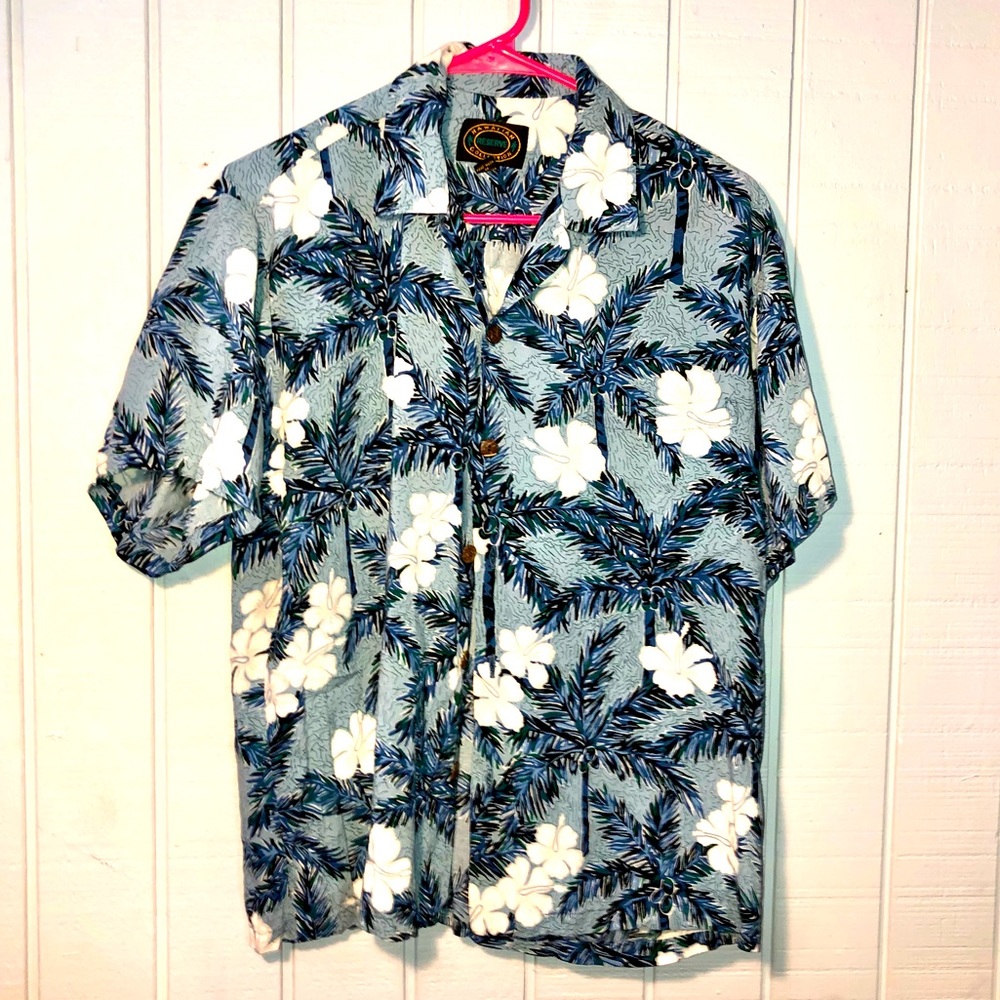 Hawaiian reserve collection. Men’s size medium